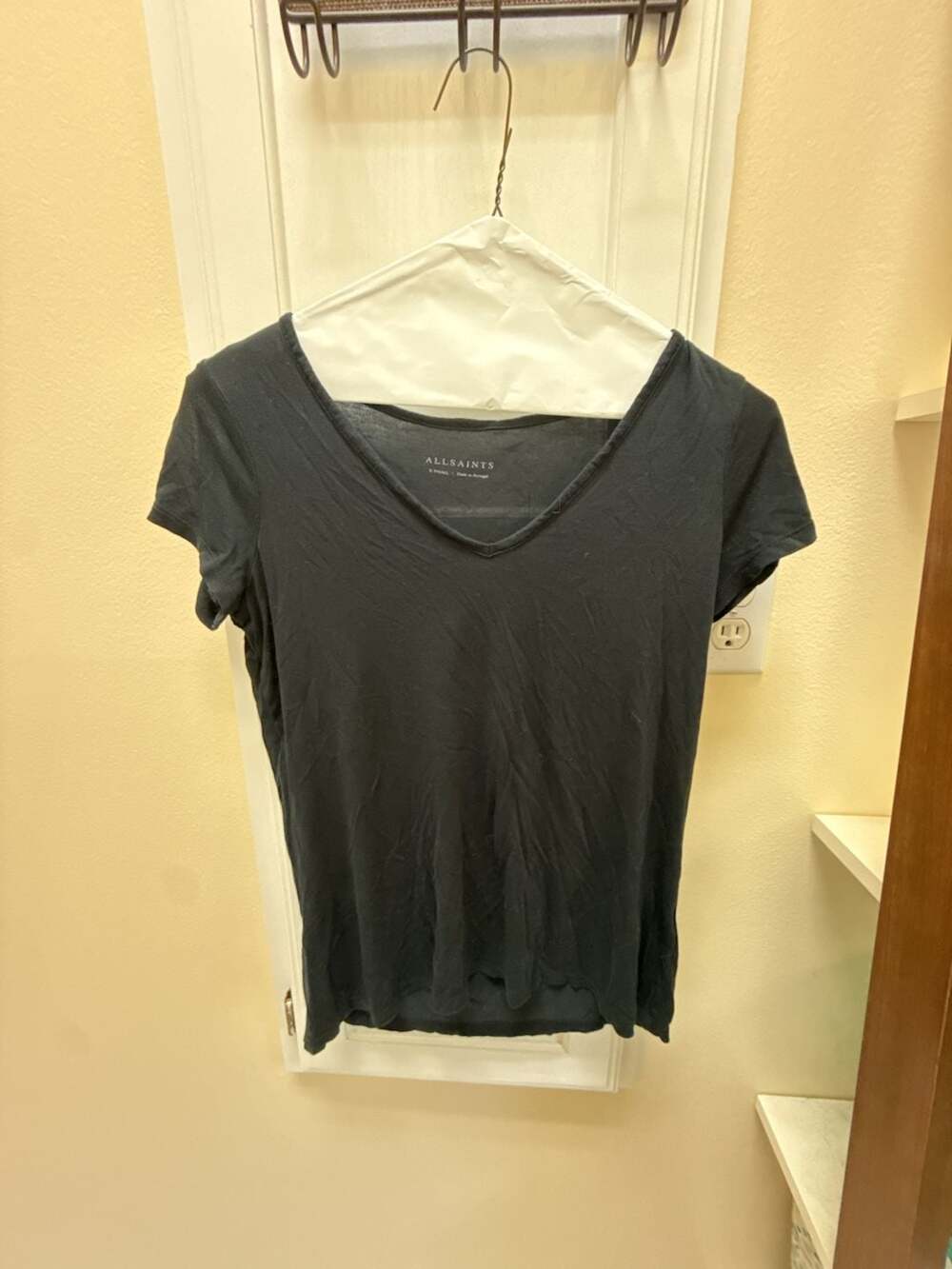 AllSaints V-Neck T-Shirt Size X Small Black Short Sleeve Tee